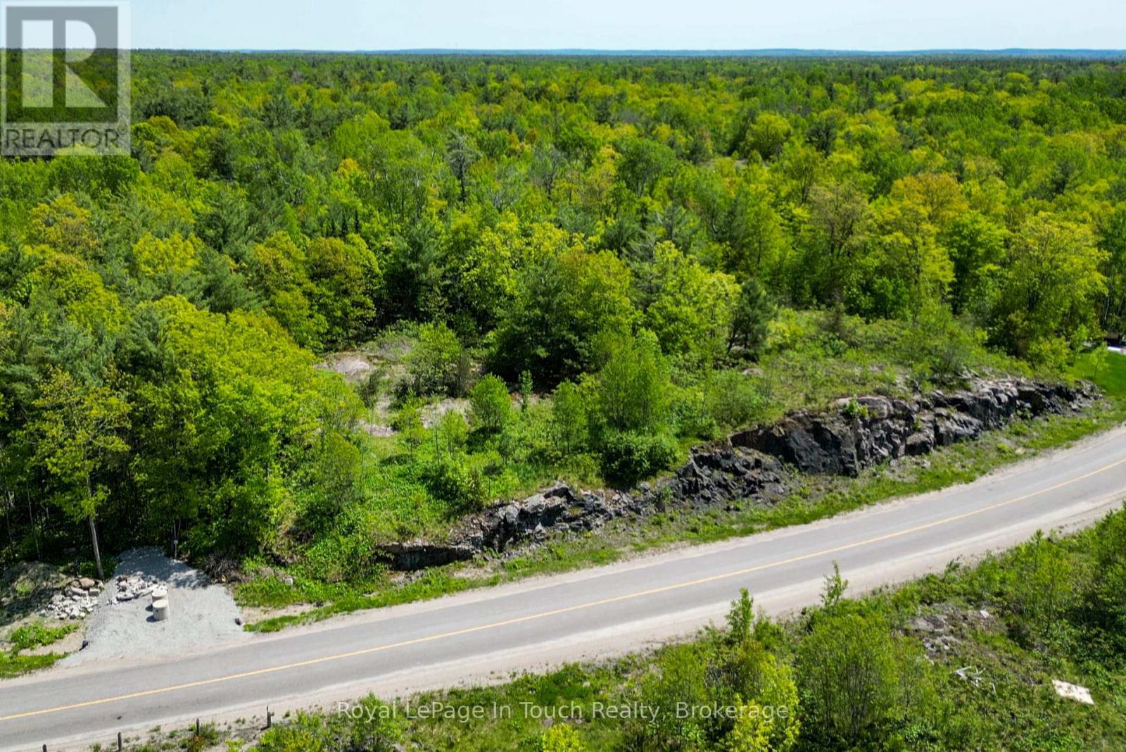 446 S Bay Rd, Georgian Bay, ON L0K 1S0
