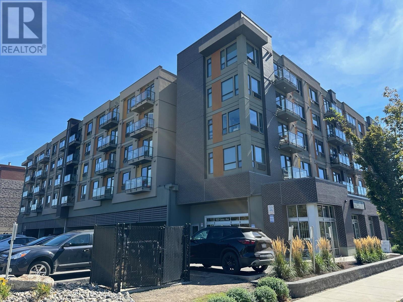 925 Leon Avenue Unit 445, Kelowna, BC V1Y 0E5