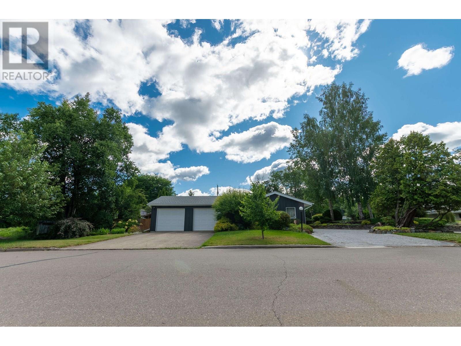 1462 Ash St, Prince George, BC V2L 1A6