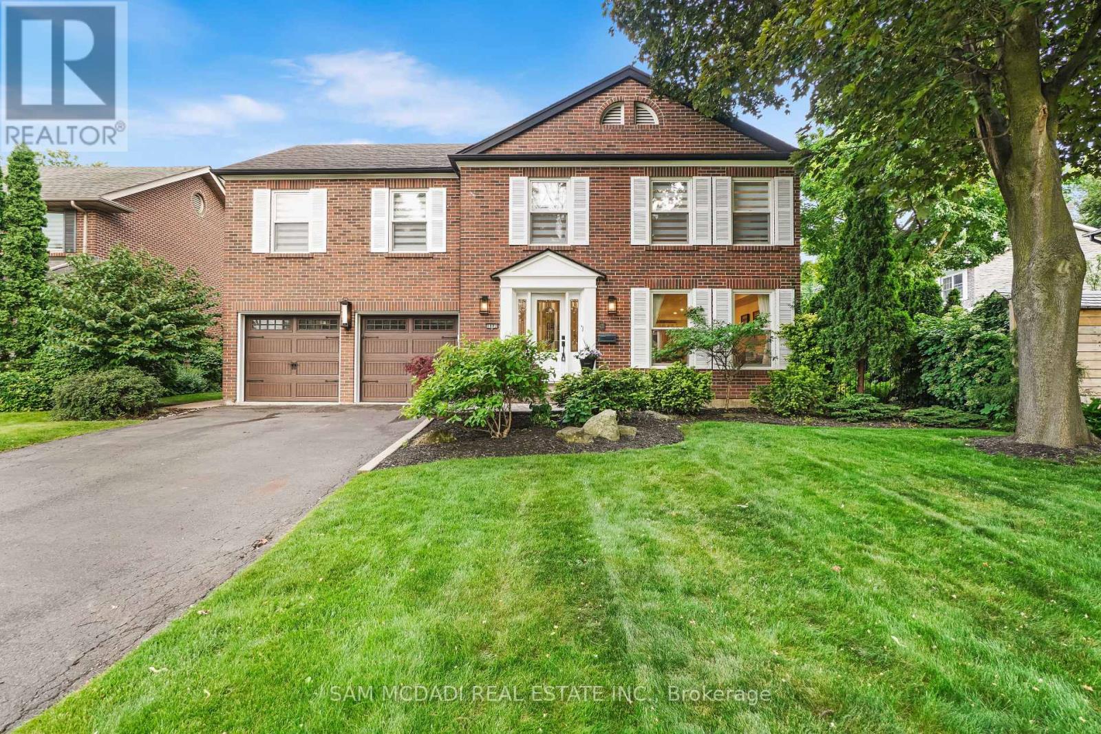 1882 Sherwood Forrest Cir, Mississauga, ON L5K 2E7