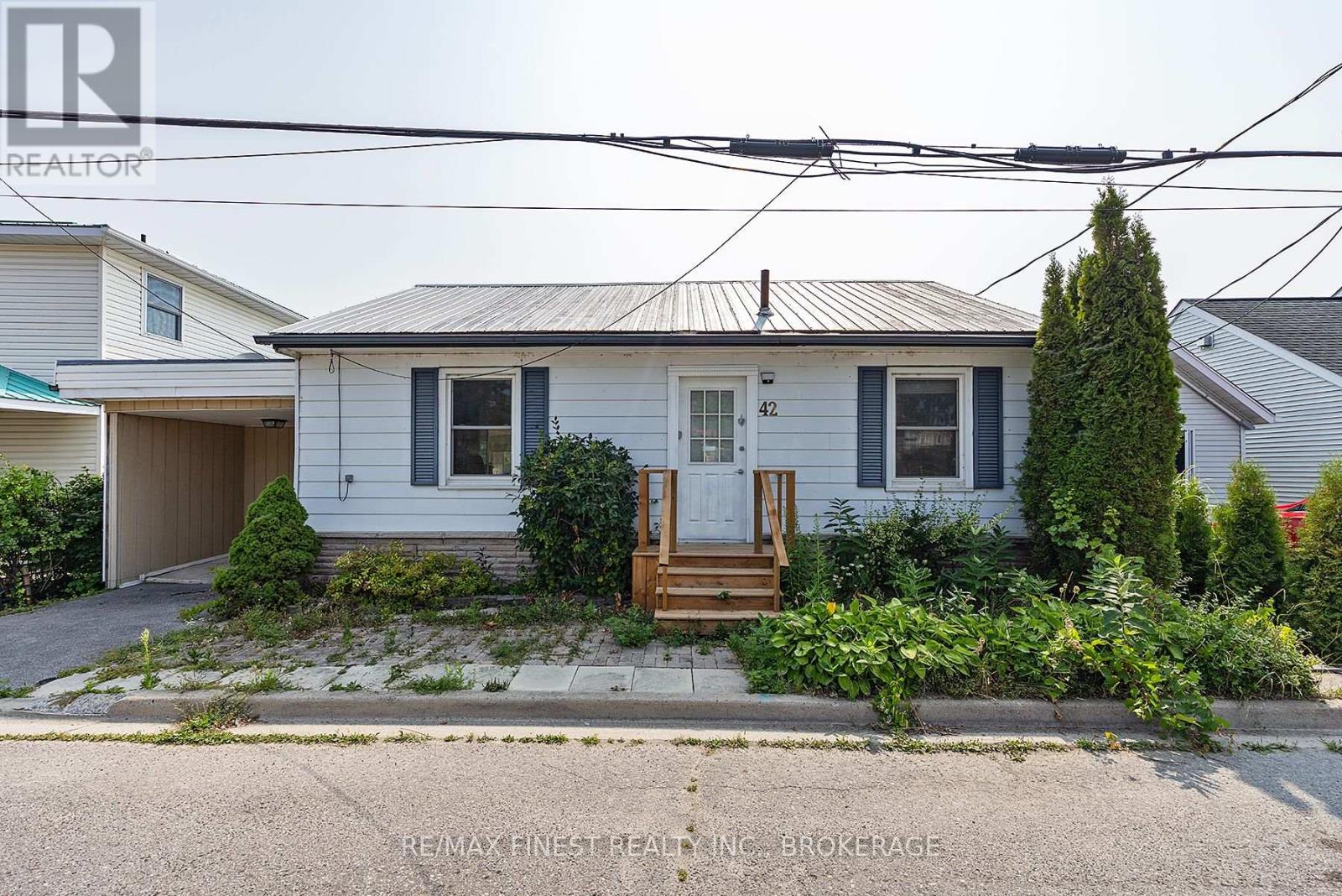 42 Hill St #a, Prince Edward County Picton, ON K0K 2T0