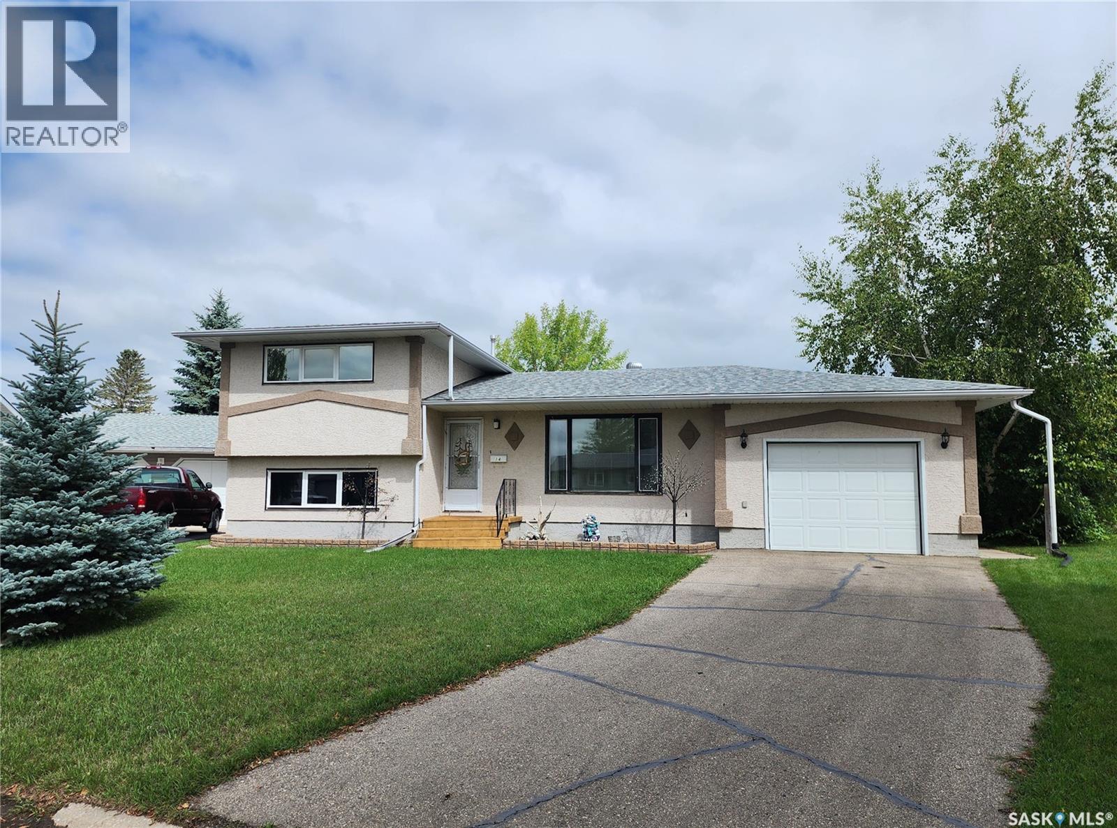 14 Centennial Cres, Melville, SK S0A 2P0