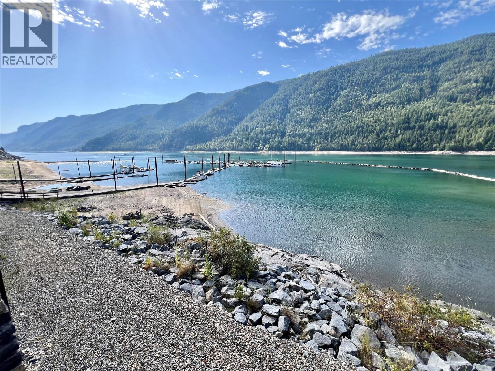 5570 Broadwater Road Unit 106, Castlegar, BC V1N 0A1