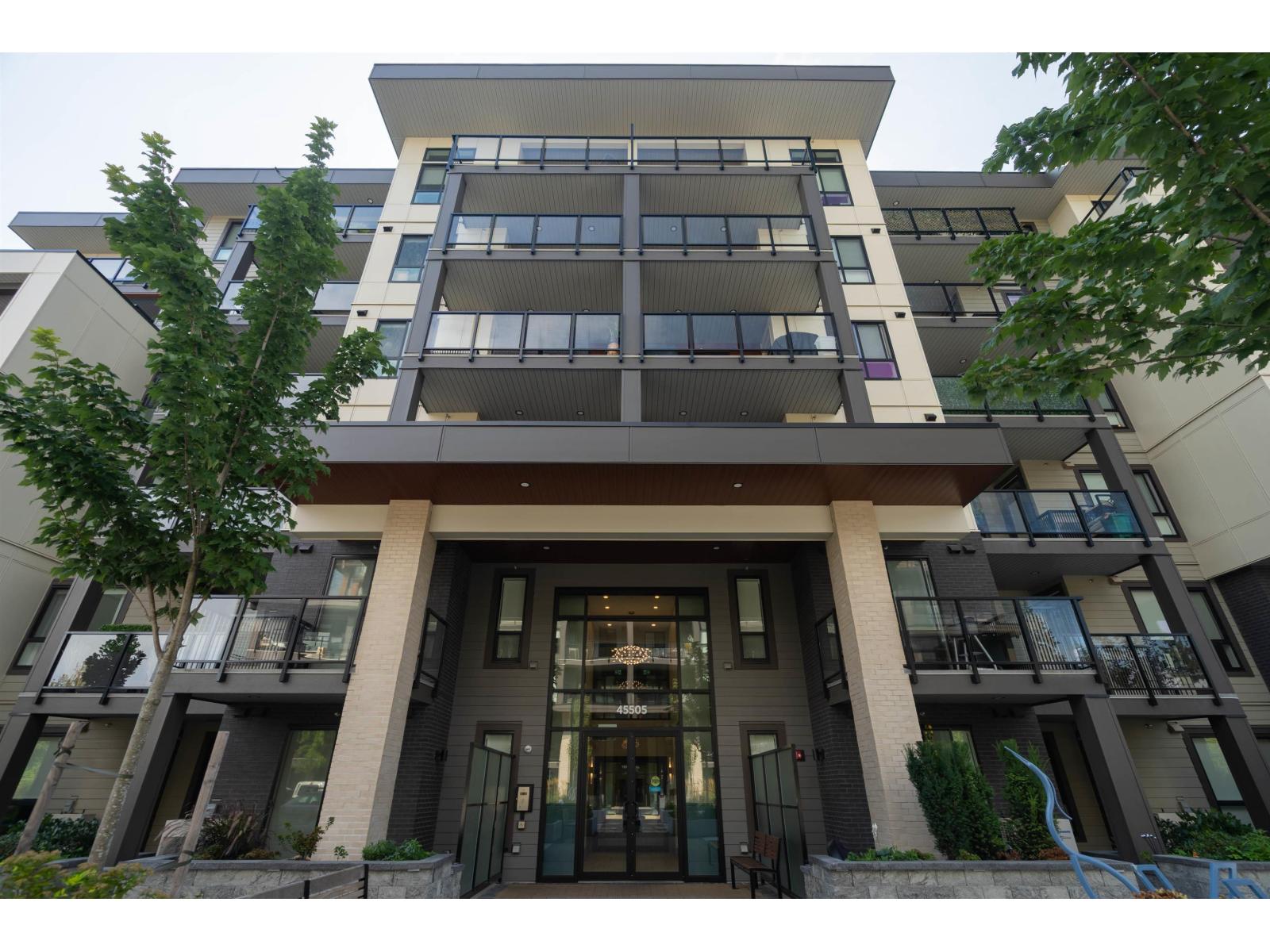 45505 Campus Drivegarrison Crossing Unit 104, Chilliwack, BC V2R 6L2