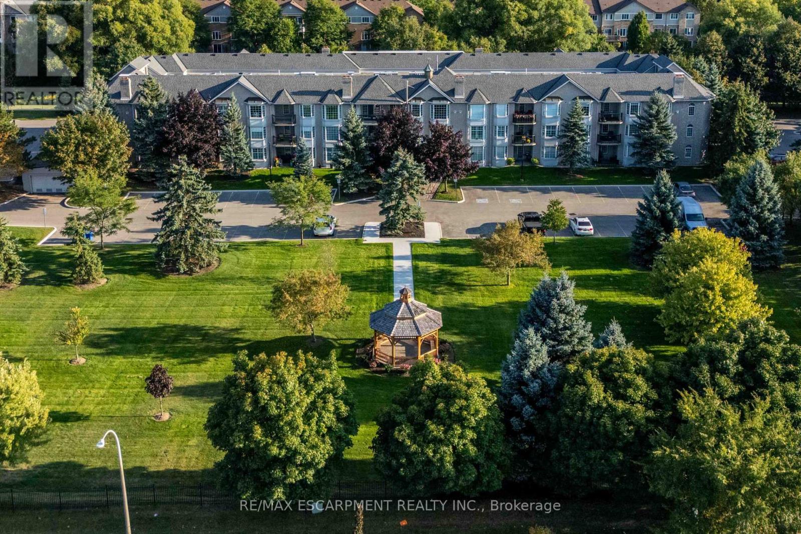 207 980 Golf Links Rd, Hamilton, ON L9K 1J8