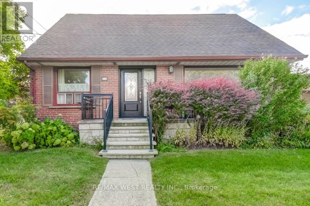 1302 Kipling Ave, Toronto, ON M9B 3N5