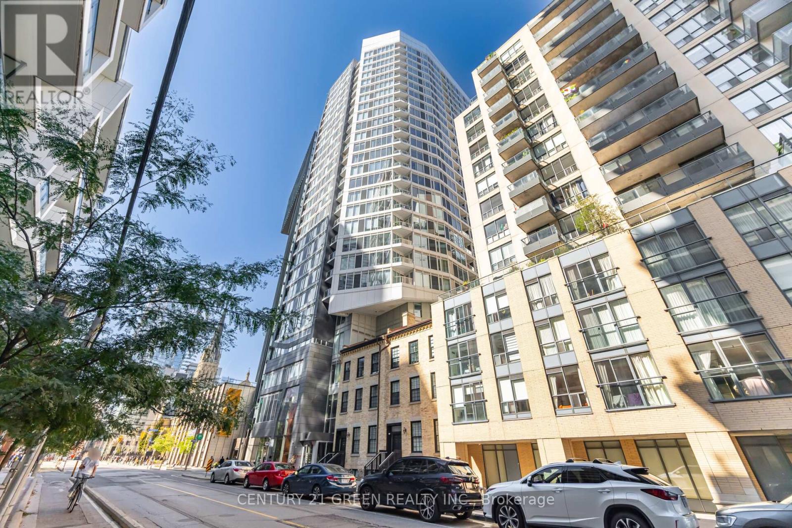 2310 68 Shuter St, Toronto, ON M5B 0B4