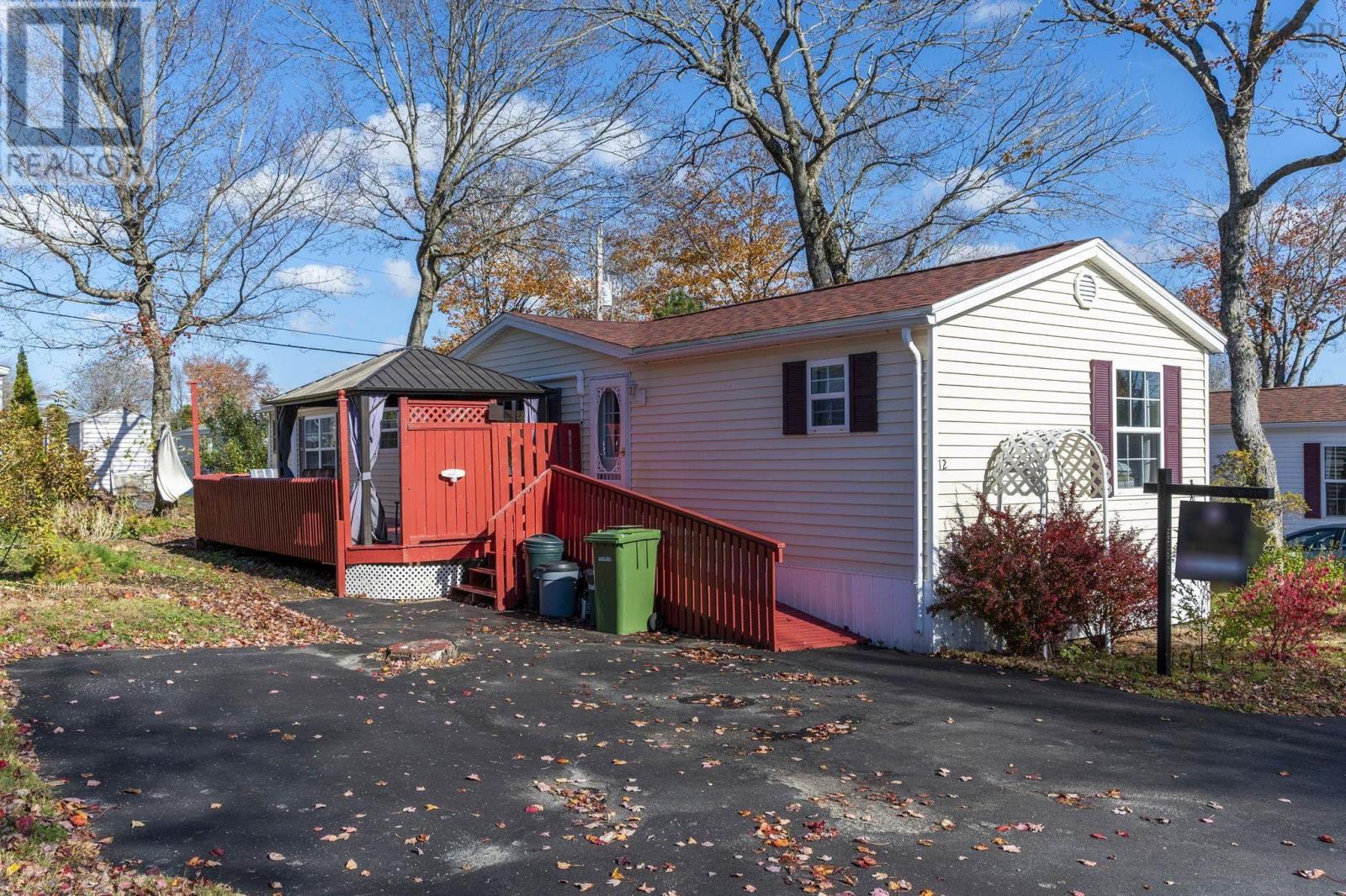 12 Eighth St, Lucasville, NS B4B 1R4