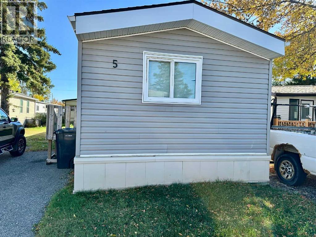 5301 2 Street Unit 5, Coalhurst, AB T0L 0V0