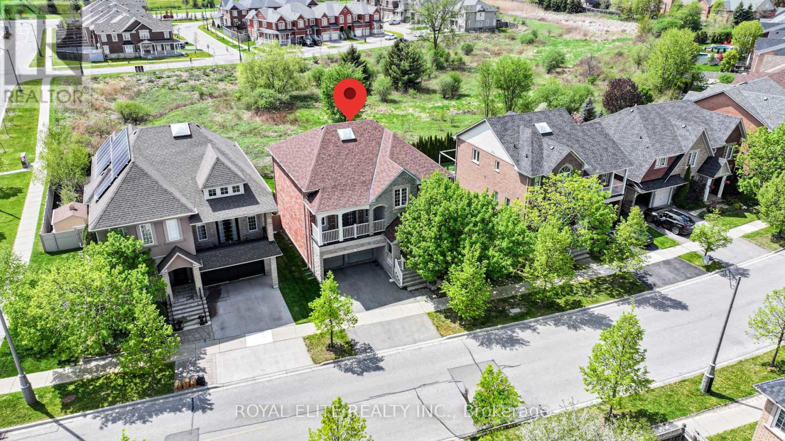 4 Alhart St, Richmond Hill, ON L4E 5E7