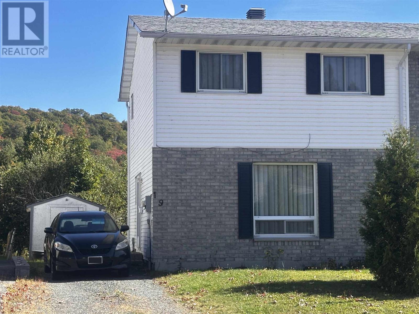 19 Hergott Ave, Elliot Lake, ON P5A 3B1