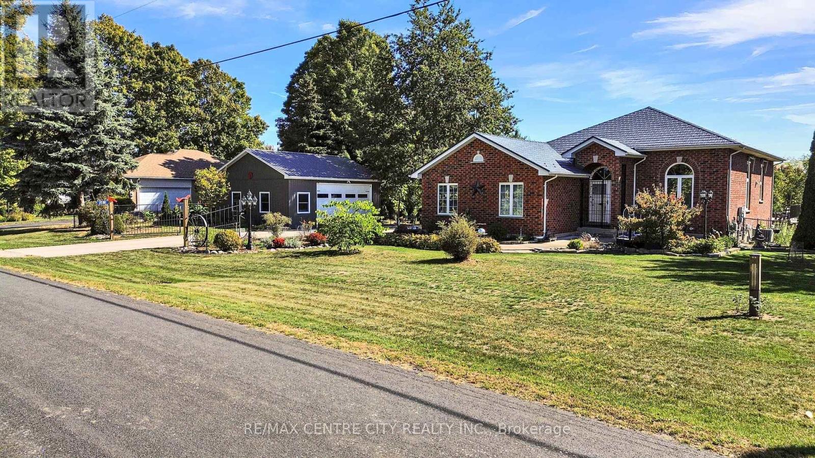 25181 Gray Line, West Elgin, ON N0L 2P0