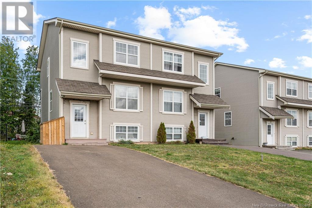 39 Sunshine Dr, Moncton, NB E1G 2A3