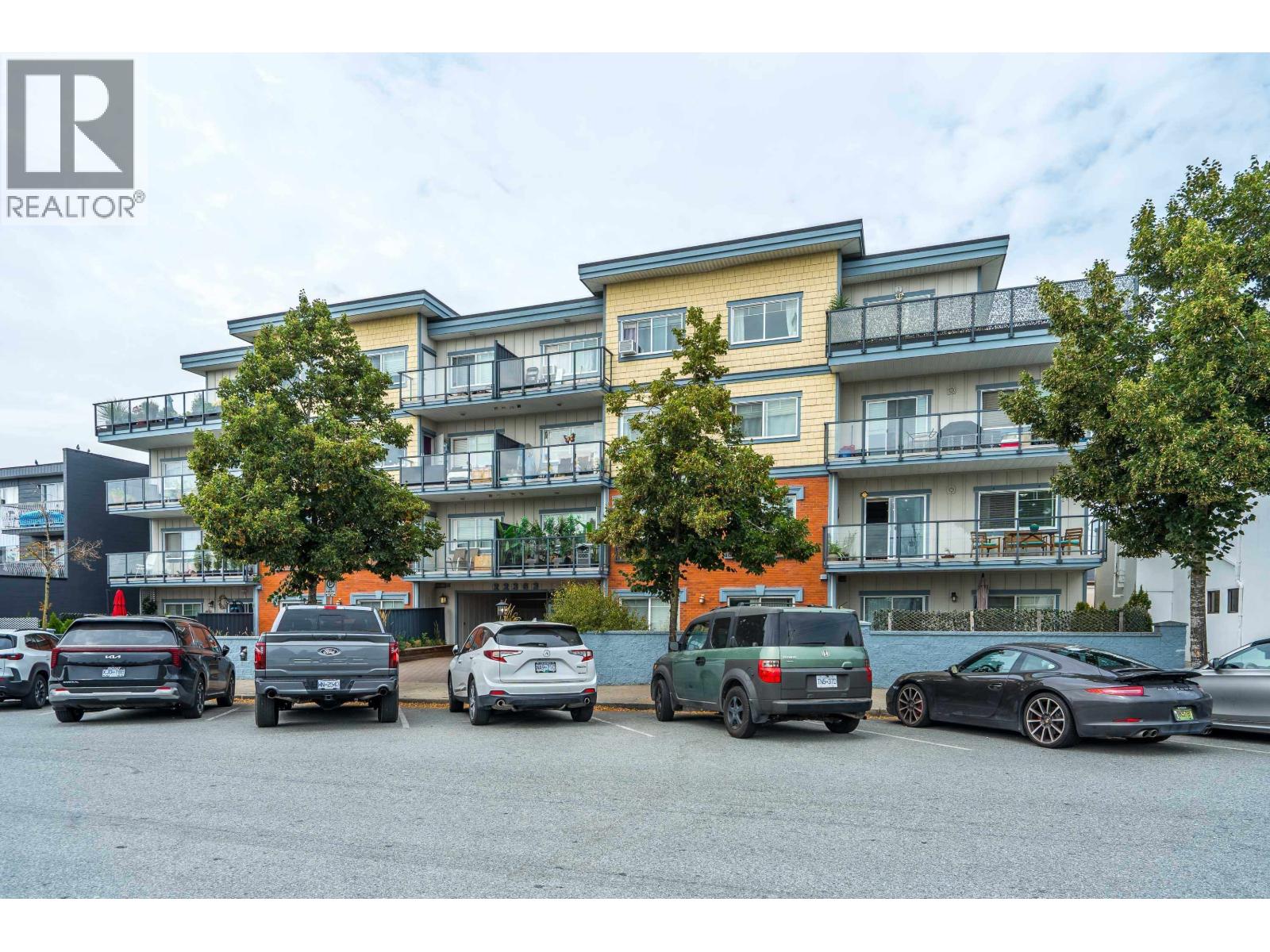 22363 Selkirk Avenue Unit 207, Maple Ridge, BC V2X 2X6