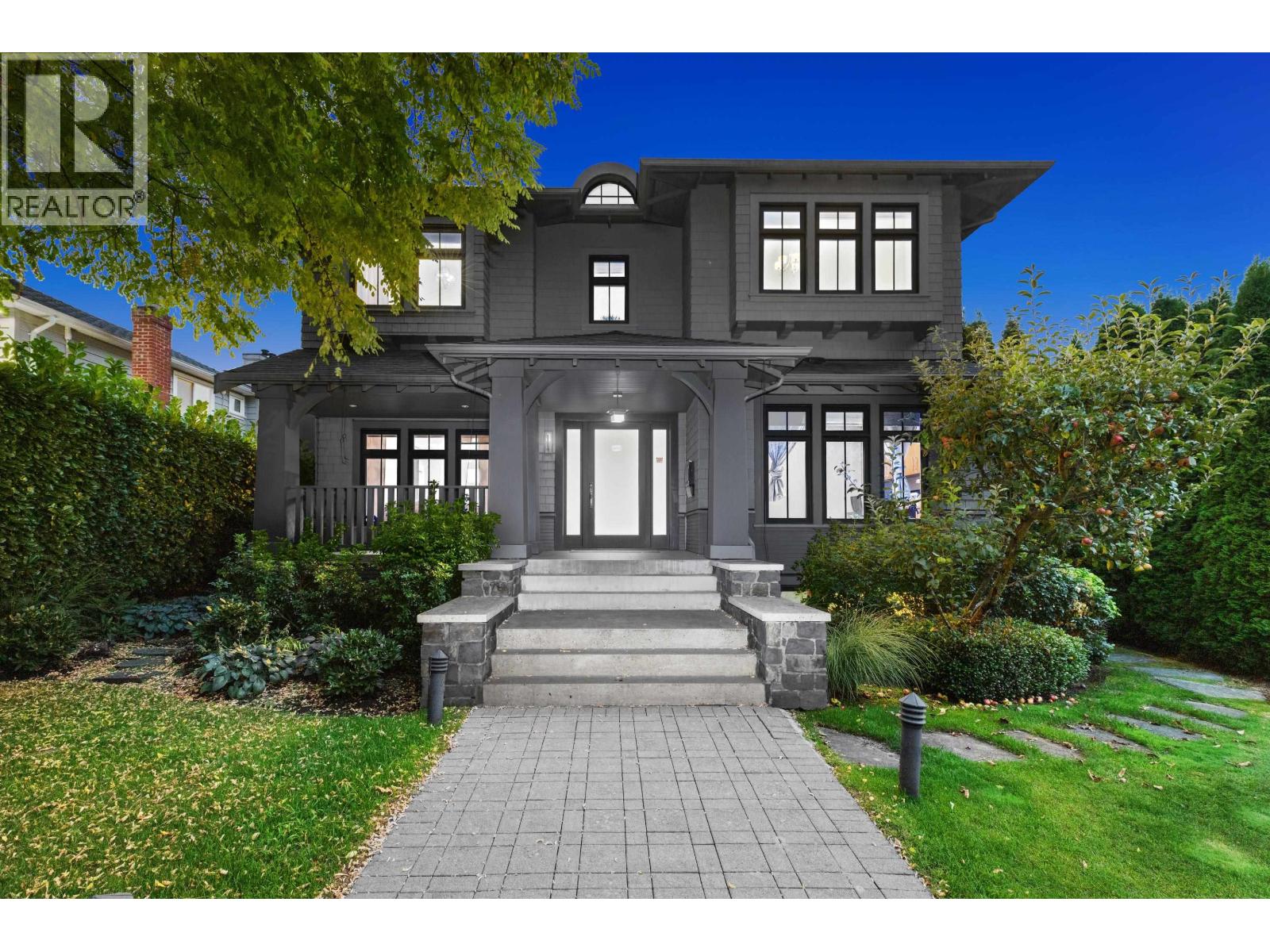 5390 Elm St, Vancouver, BC V6N 1A1