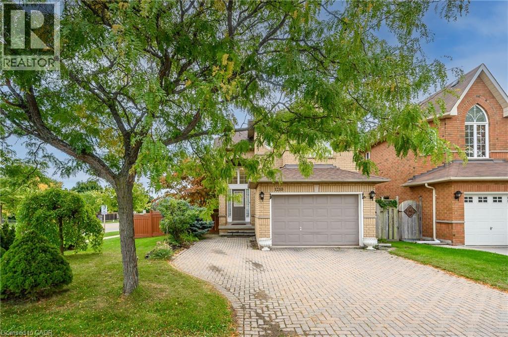 1210 Sandpiper Rd, Oakville, ON L6M 3S3