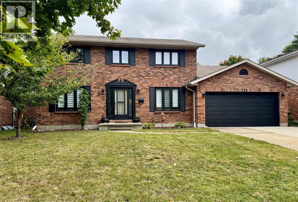 134 Conestoga Dr, Sarnia, ON N7S 5V9