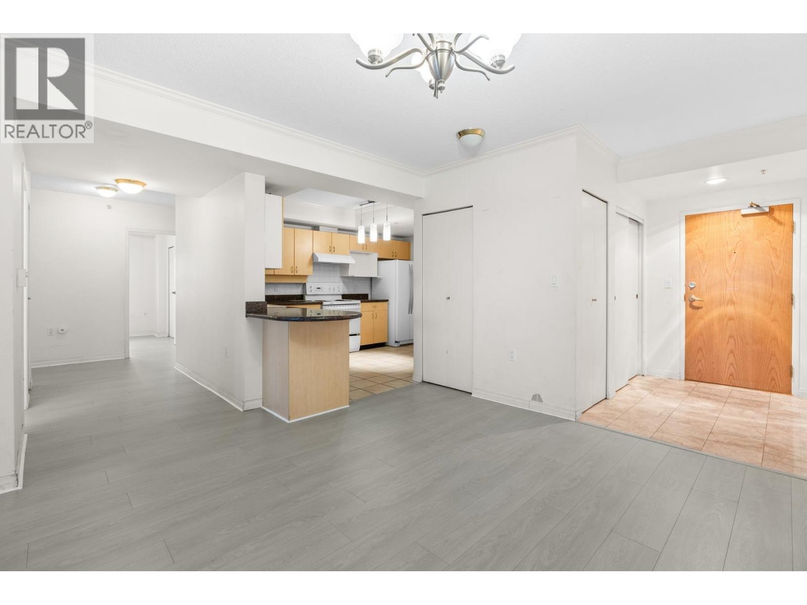 6611 Cooney Road Unit 1605, Richmond, BC V6Y 4C5