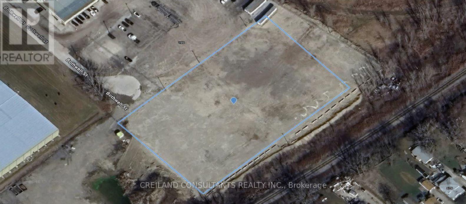 195 Bothwell St, Chatham-Kent, ON N7M 1X3