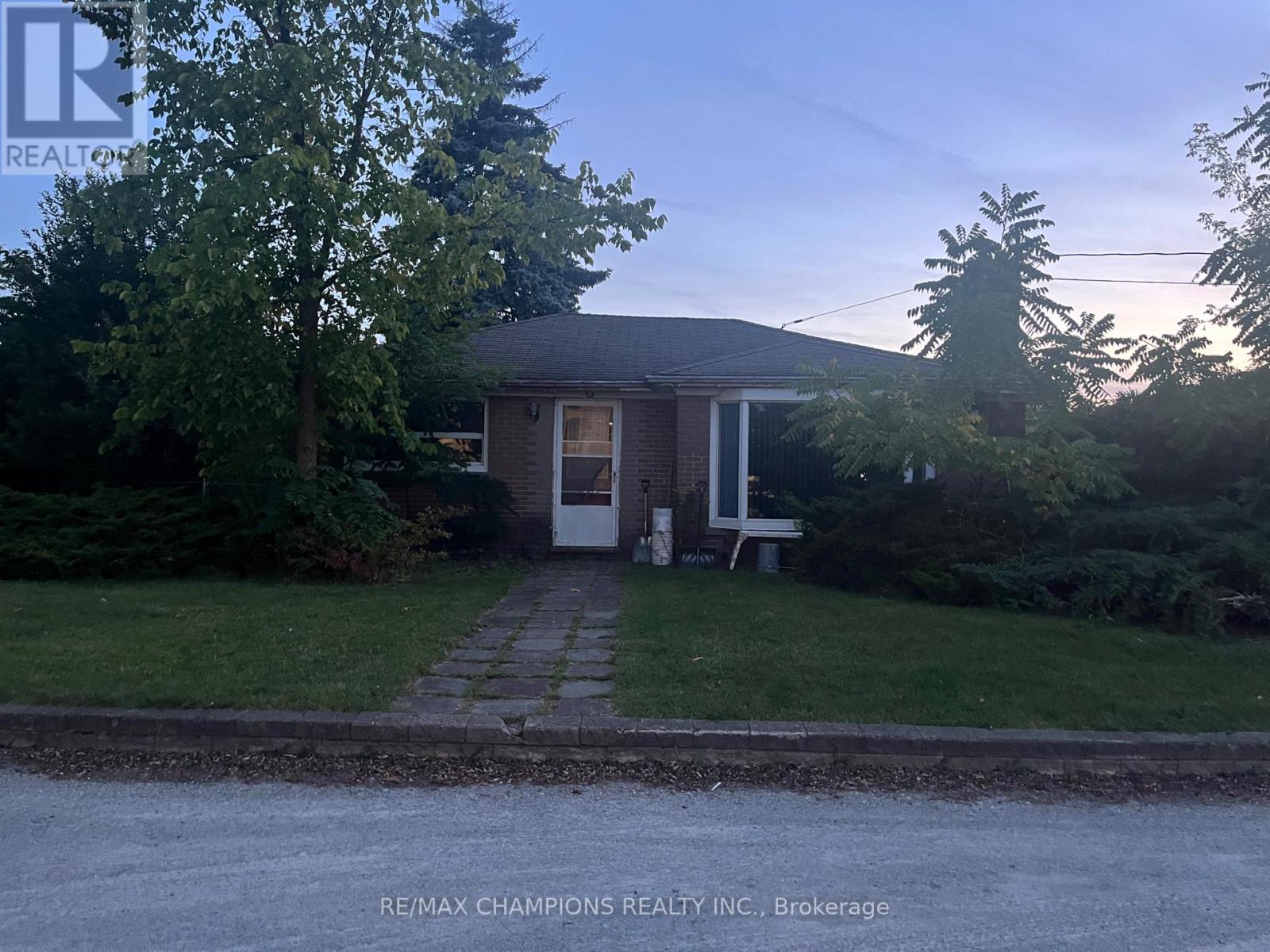 12104 Hurontario St, Brampton, ON L7A 1E6