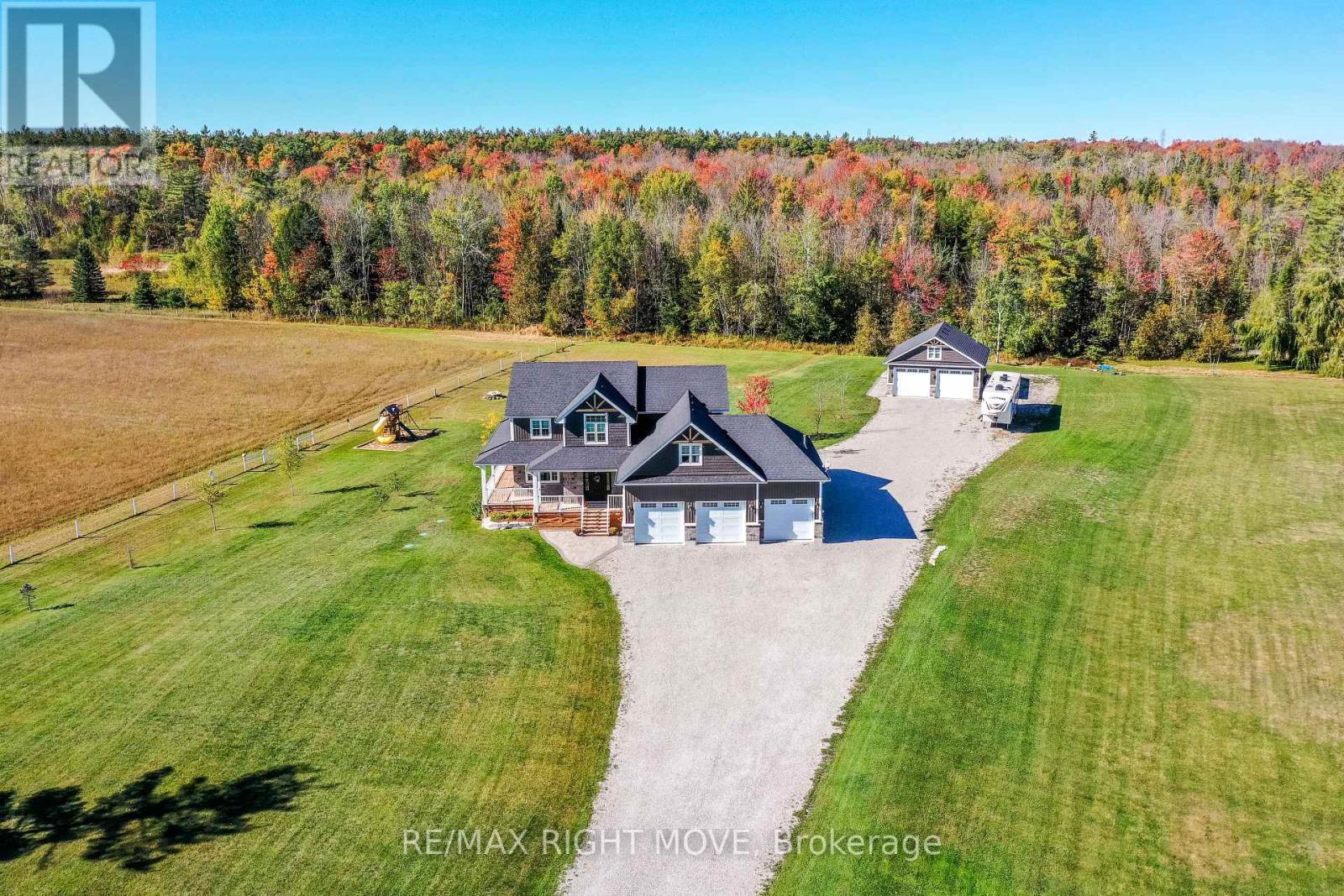 2448 Stockdale Rd, Severn, ON L3V 0W2