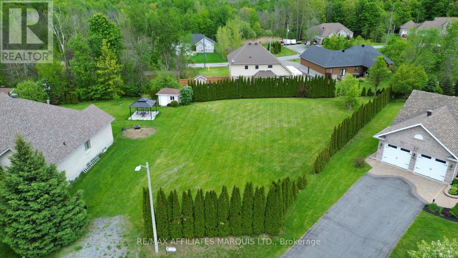 17 Penny Ln, South Stormont, ON K0C 1P0