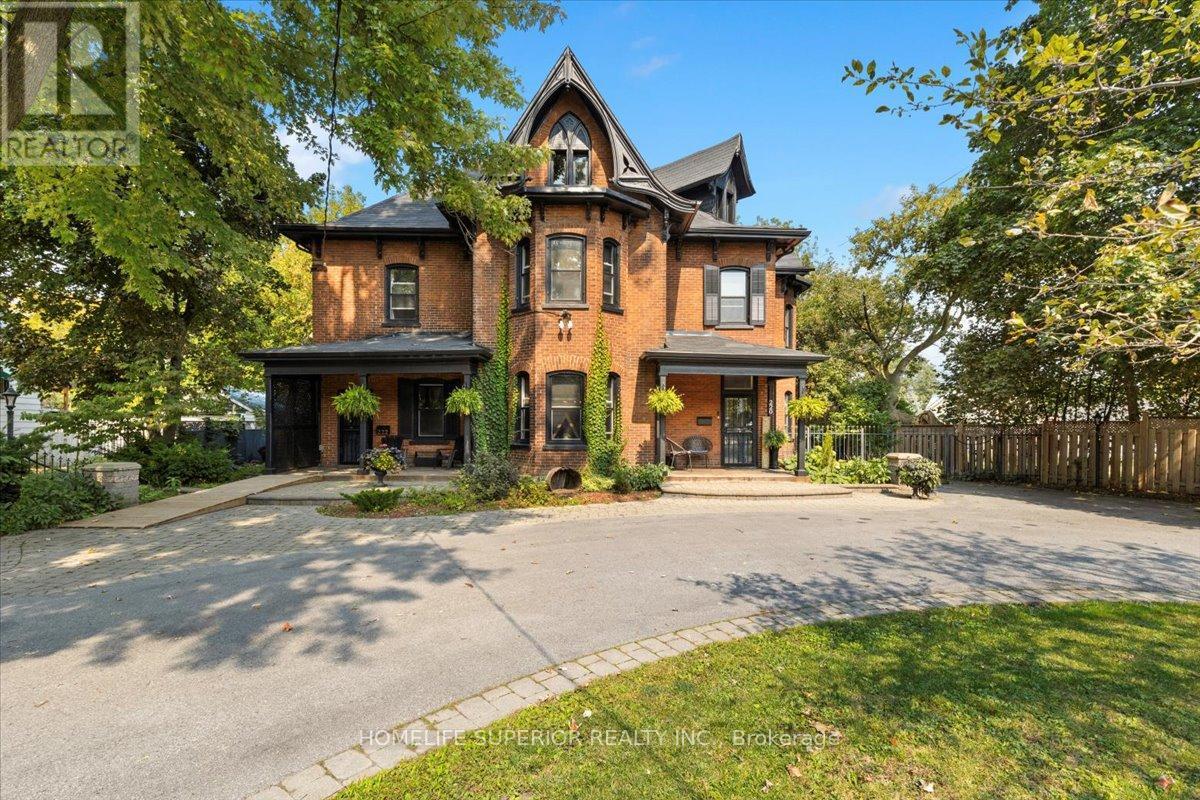 220 Moira St, Belleville, ON K8P 1T6