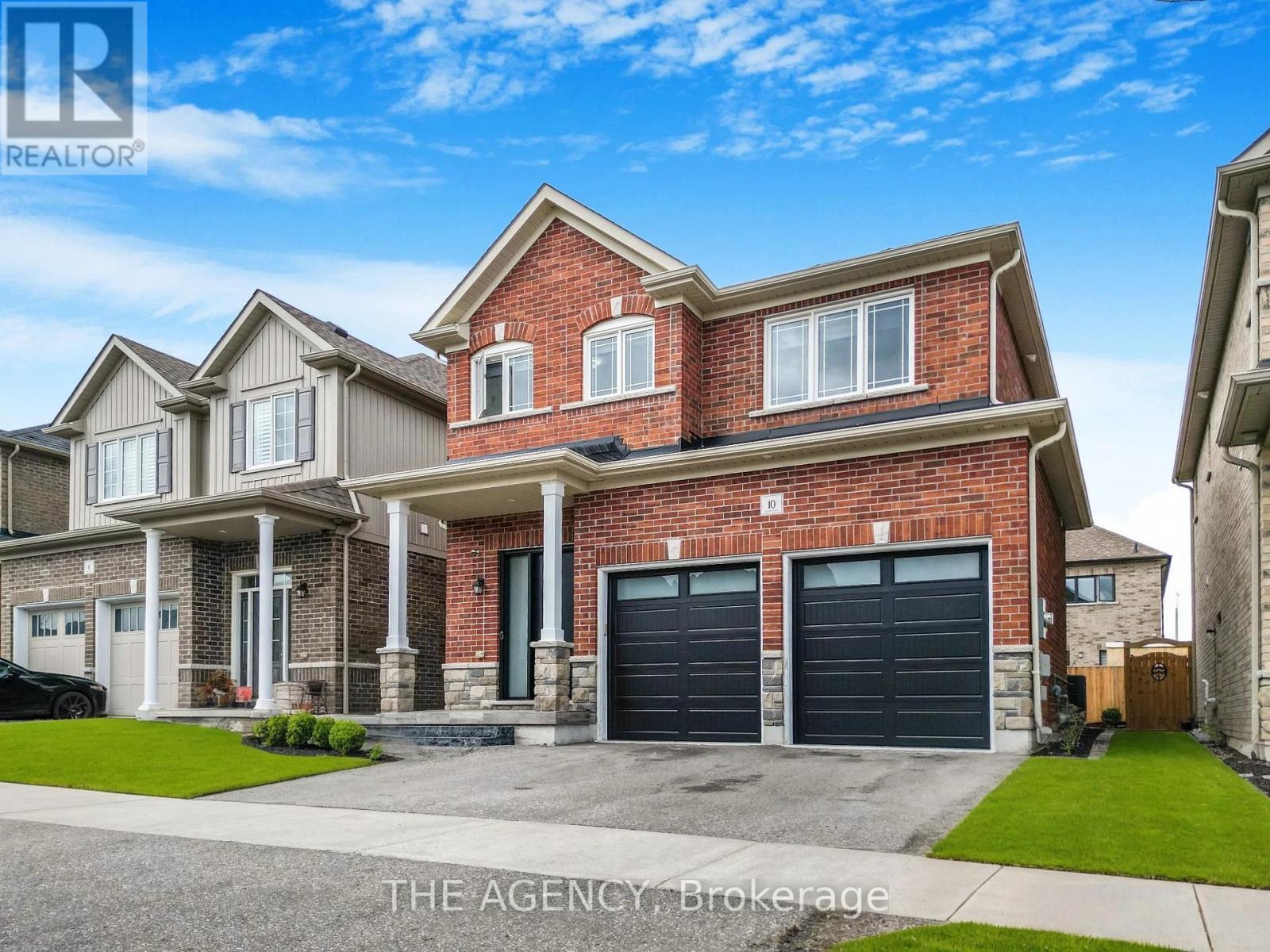 10 Moses Cres, Clarington, ON L1C 3K2