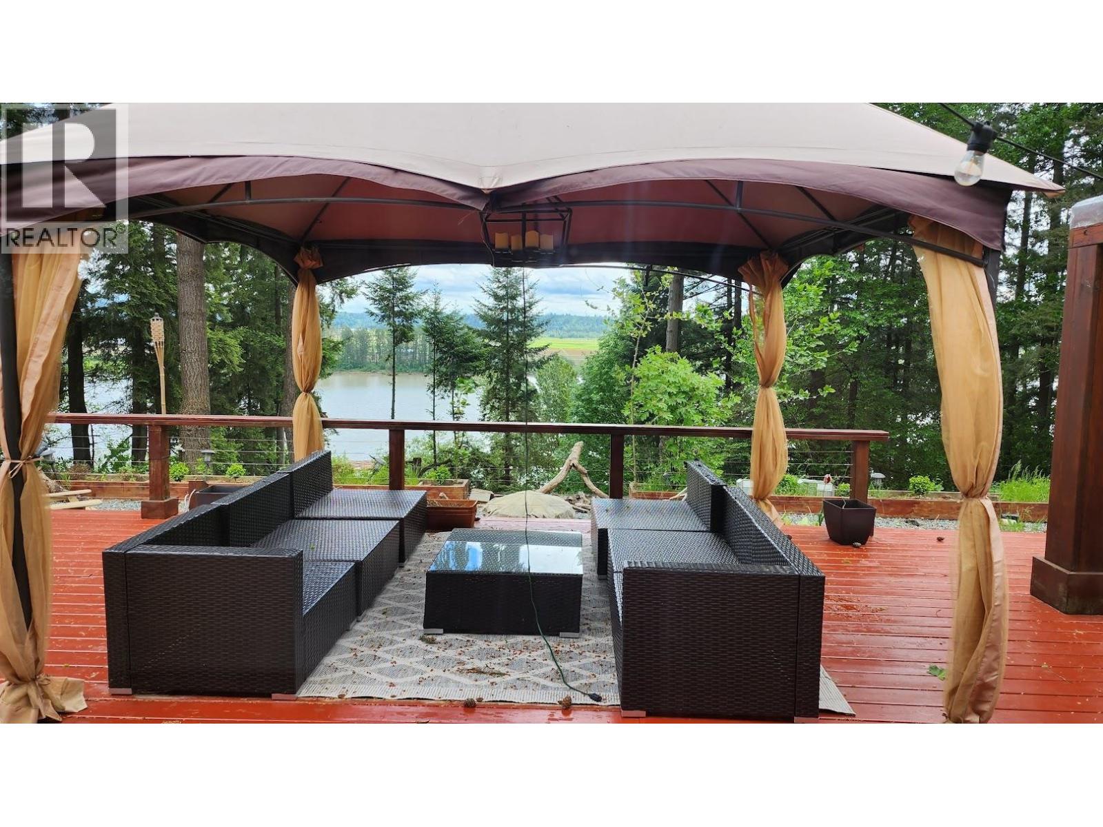 26521 Lougheed Hwy, Maple Ridge, BC V2W 1K2