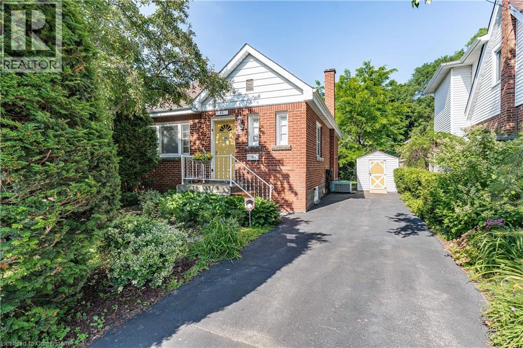 55 E Street N, Dundas, ON L9H 1P2