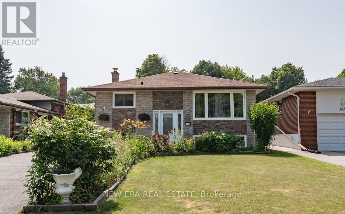 258 Nipigon St, Oshawa, ON L1J 4N7