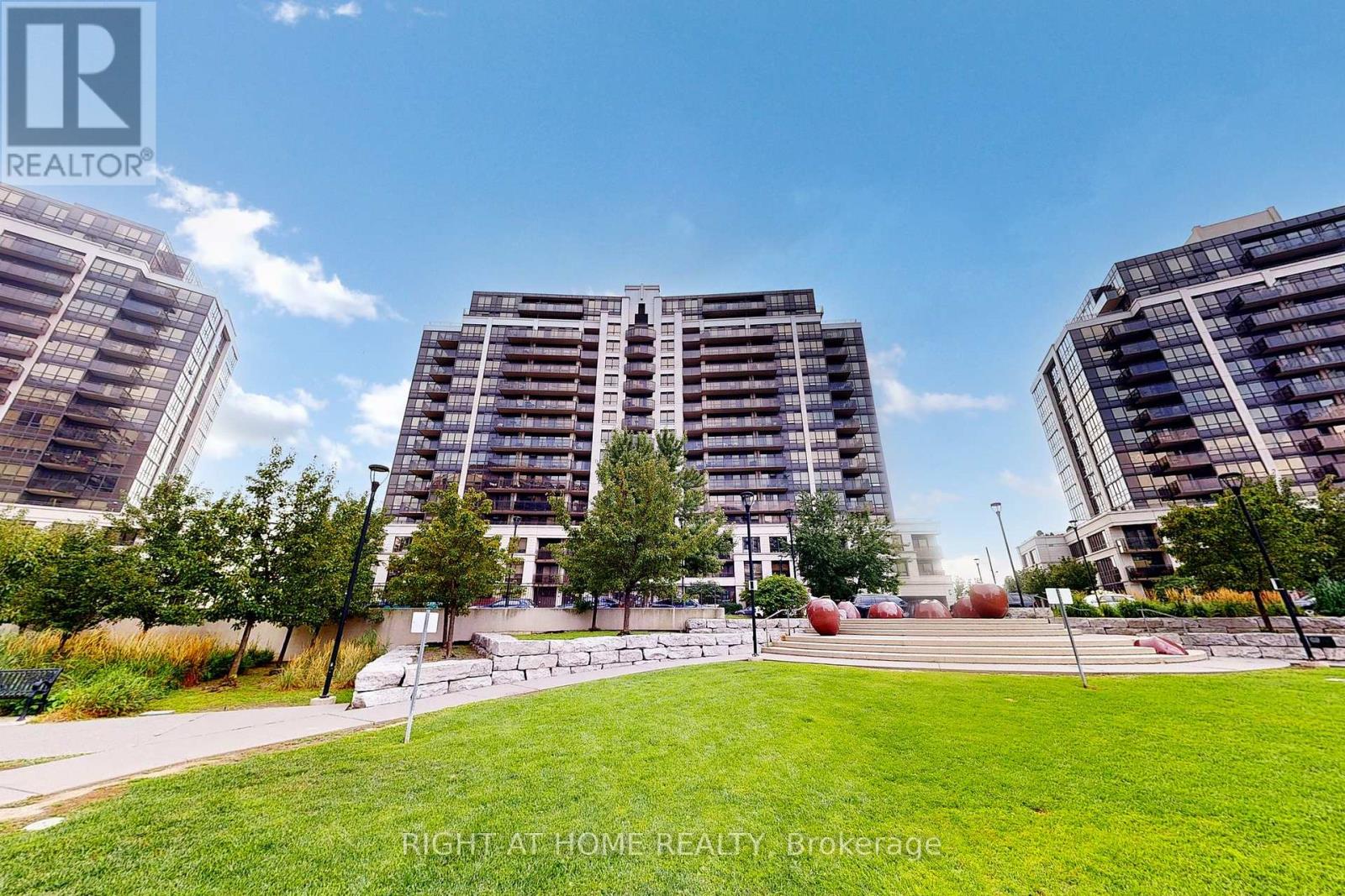 214 1070 Sheppard Ave W, Toronto, ON M3J 0G8