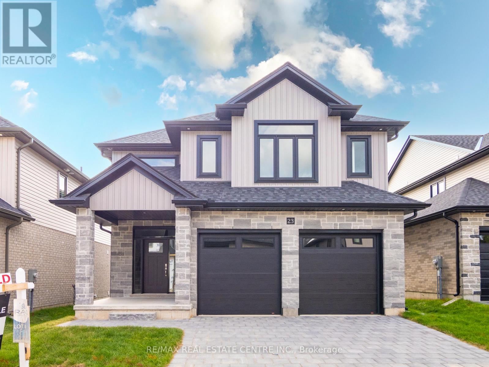 7 7966 Fallon Dr, Lucan Biddulph, ON N0M 1V0