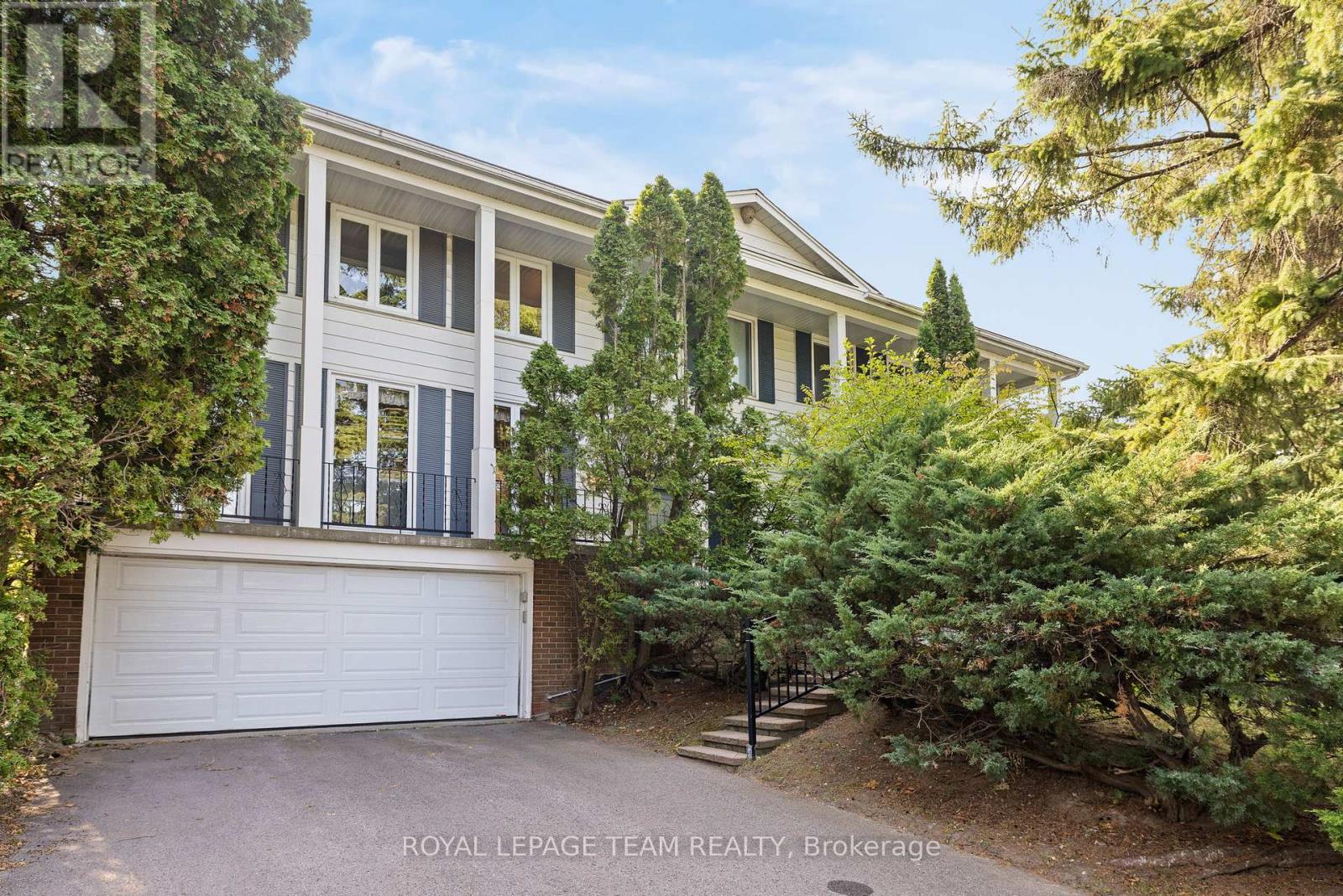 2486 Regina St, Ottawa, ON K2B 6X5
