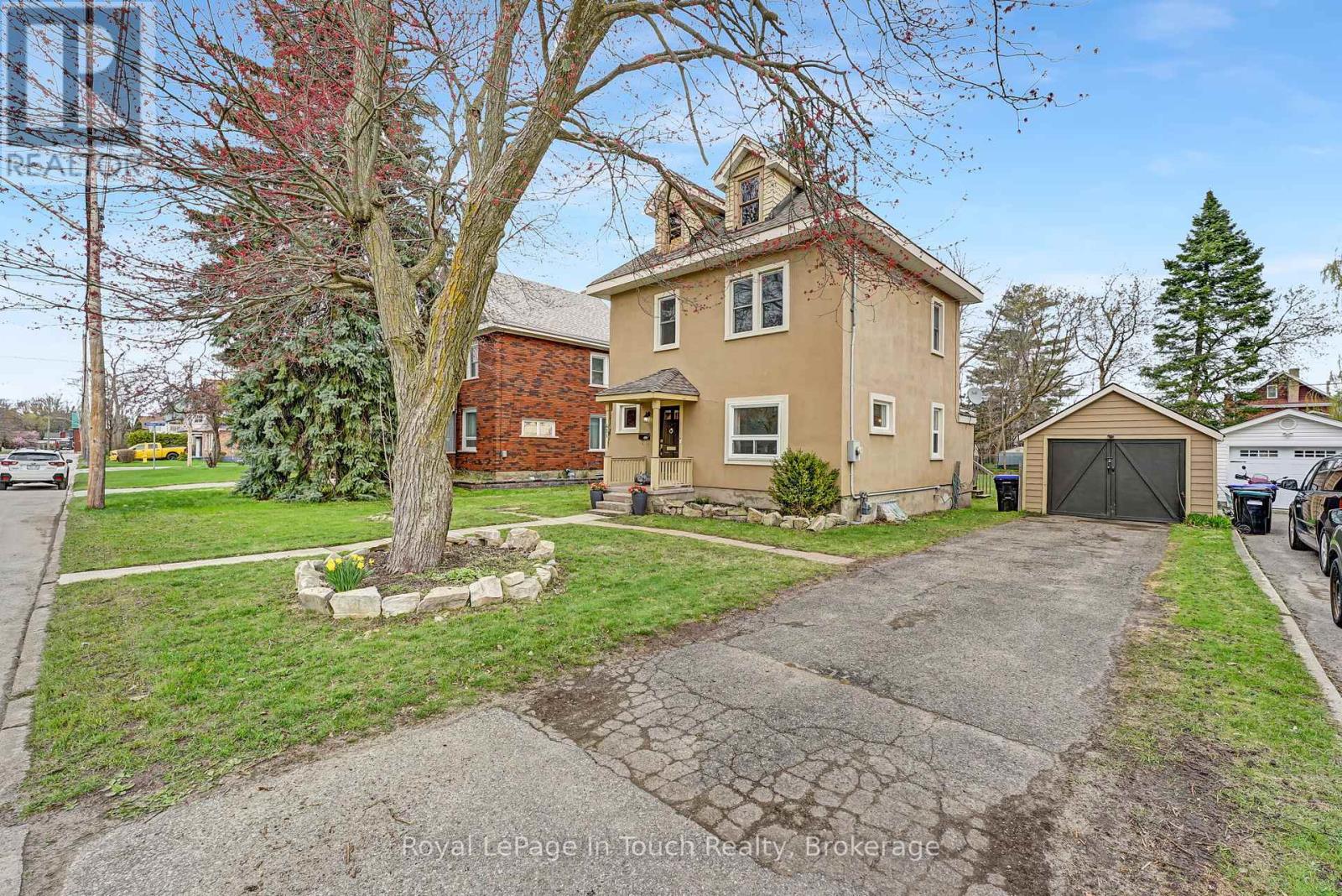 431 Manly St, Midland, ON L4R 3E6