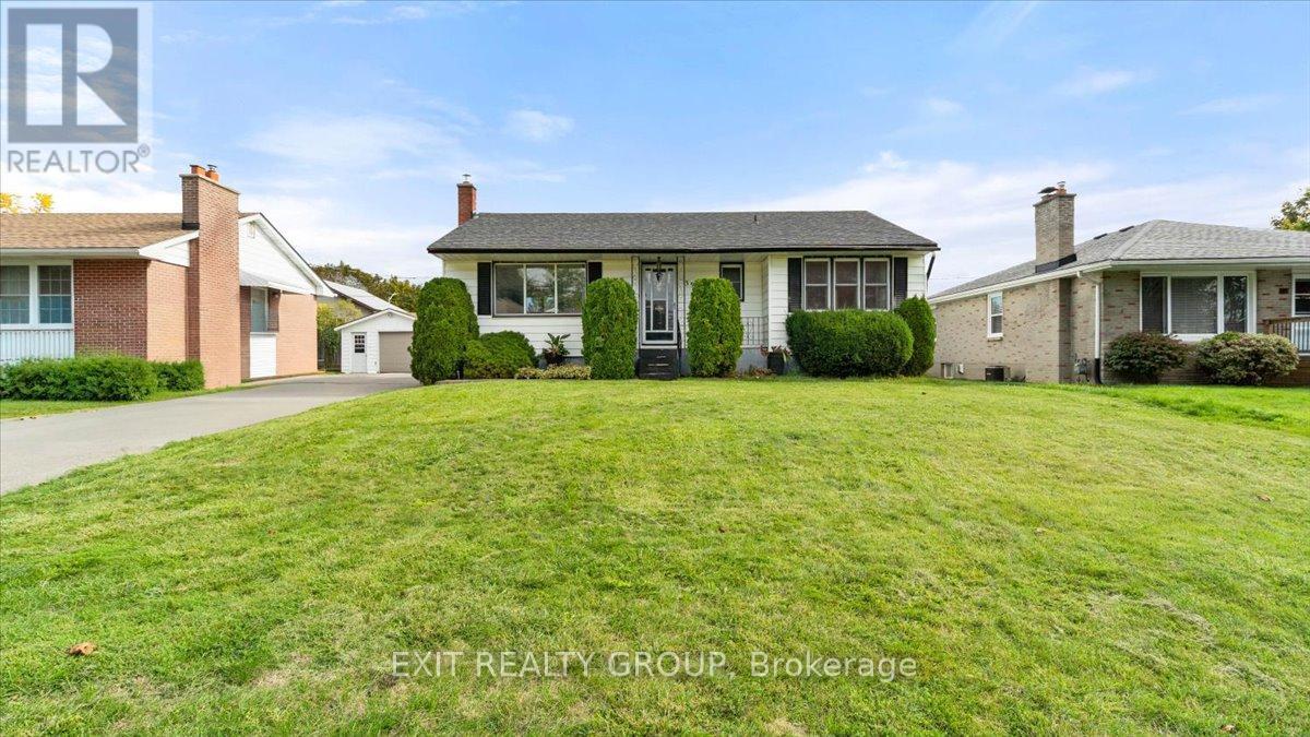 39 Second Ave, Quinte West, ON K8V 5M5