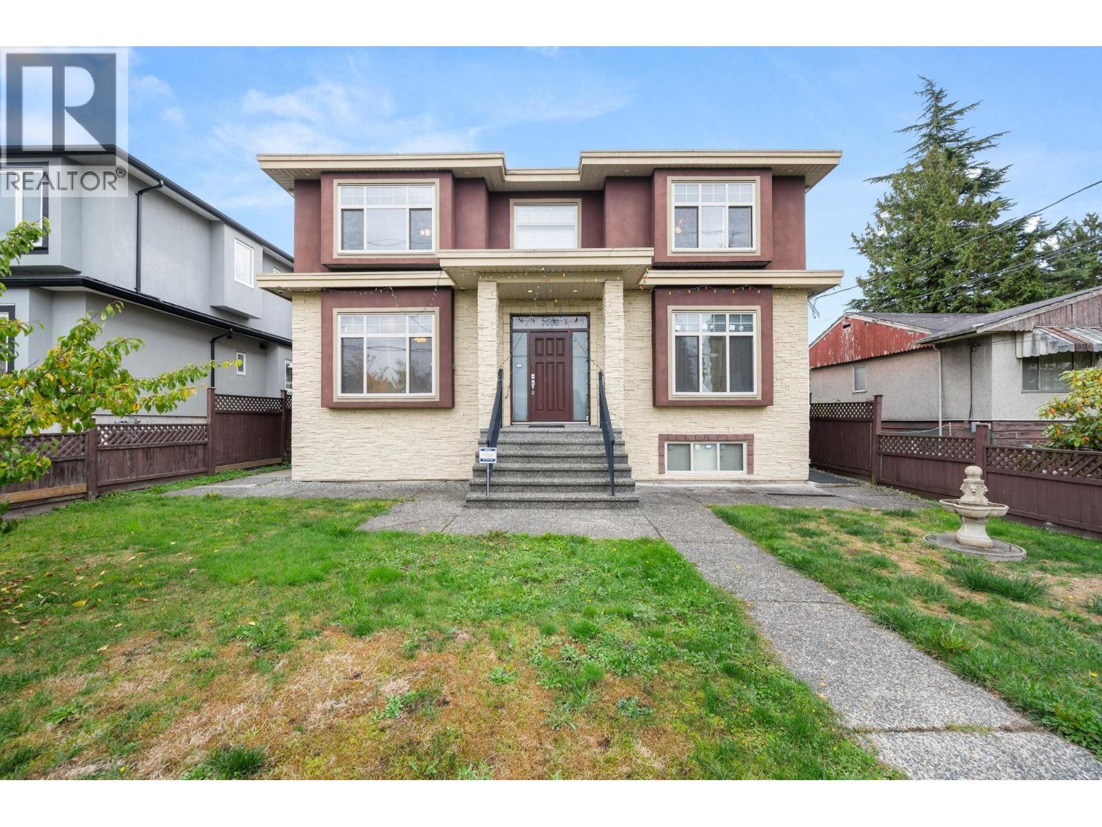 7058 Patterson Ave, Burnaby, BC V5J 3N7