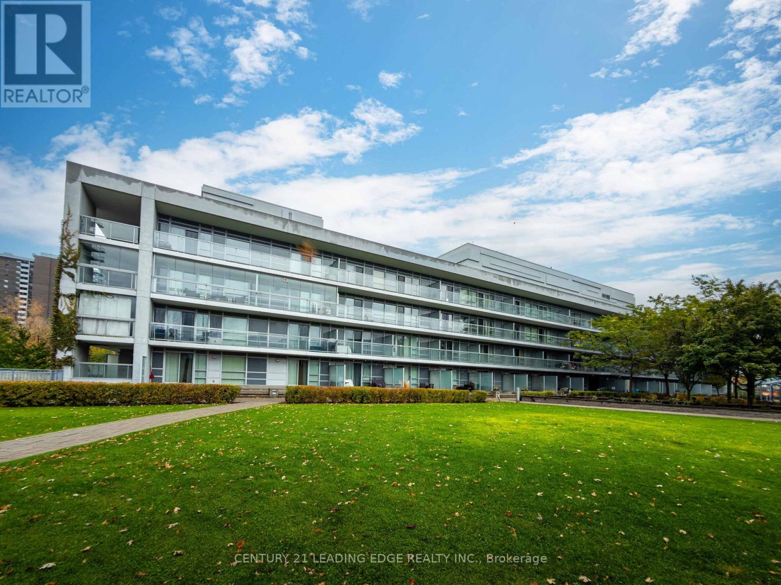 216 2035 Sheppard Ave E, Toronto, ON M2J 0A8