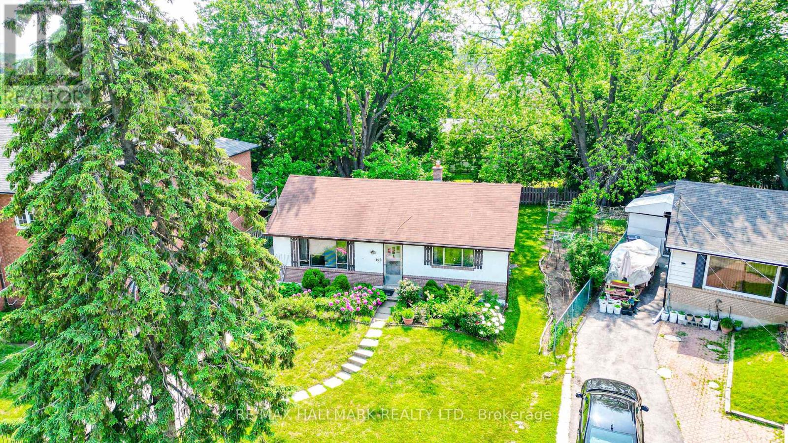 108 Castle Hill Dr, Toronto, ON M1T 2Y7