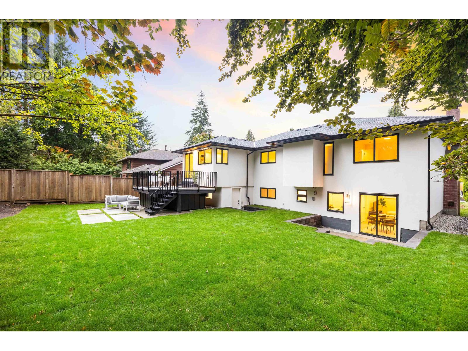 2654 Masefield Rd, North Vancouver, BC V7K 1Z9