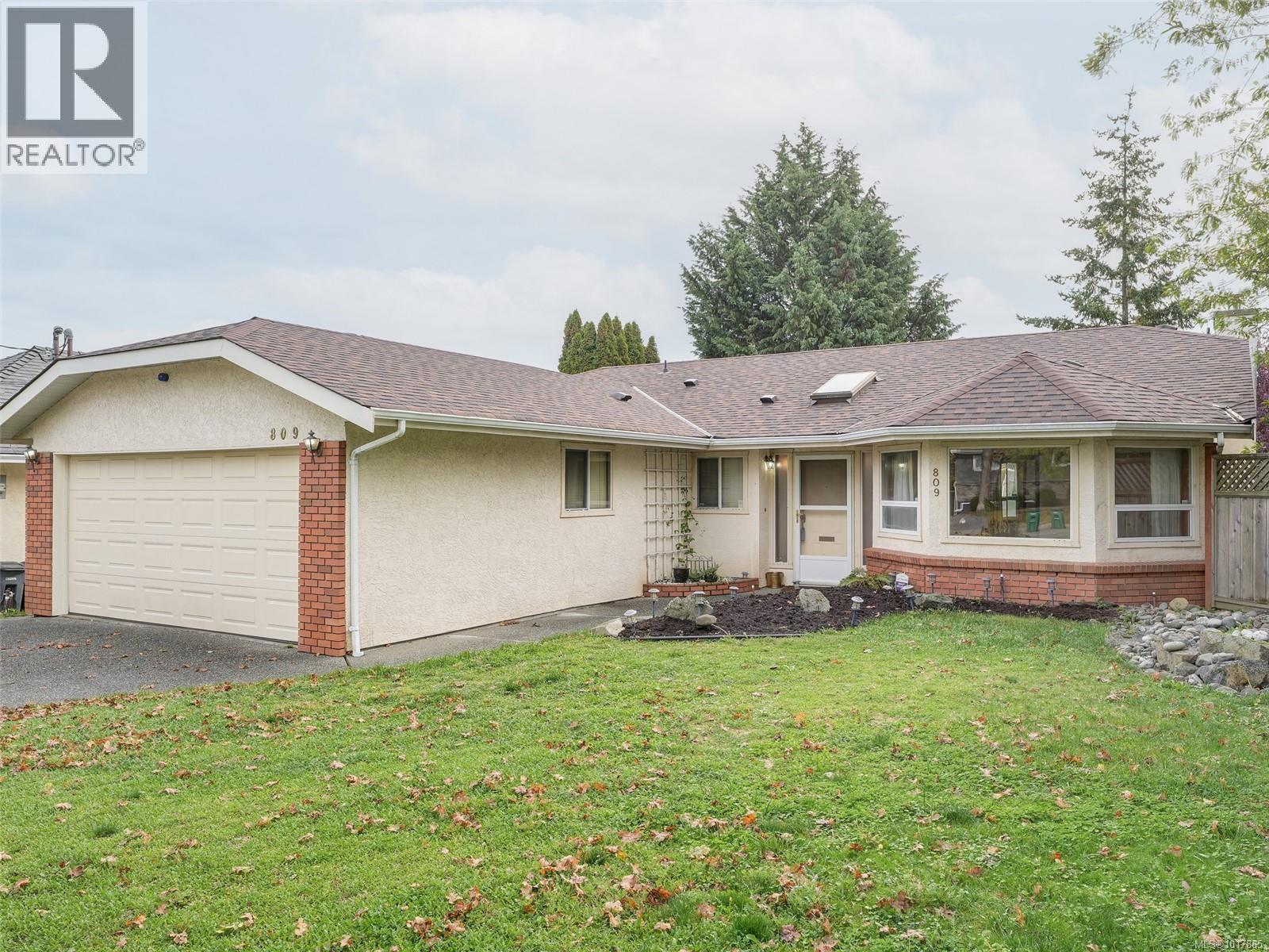 809 Beckwith Ave, Saanich, BC V8X 5A2