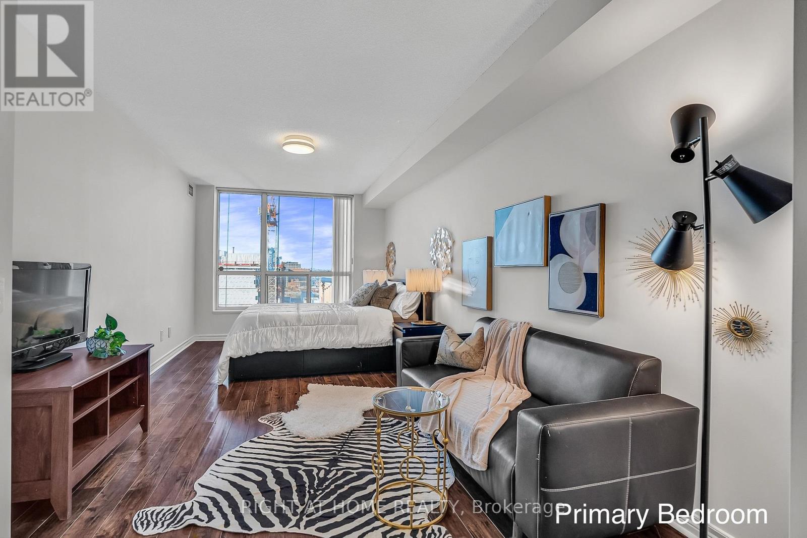 1601 152 St Patrick St, Toronto Kensington-chinatown, ON M5T 3J9