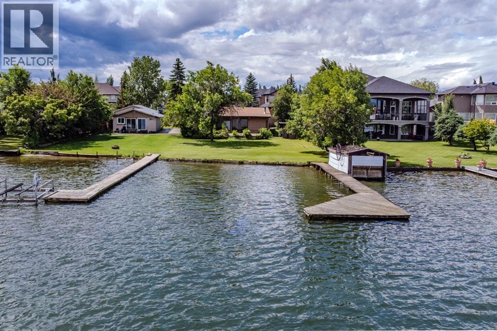 648 W Chestermere Dr, Chestermere, AB T1X 1B4