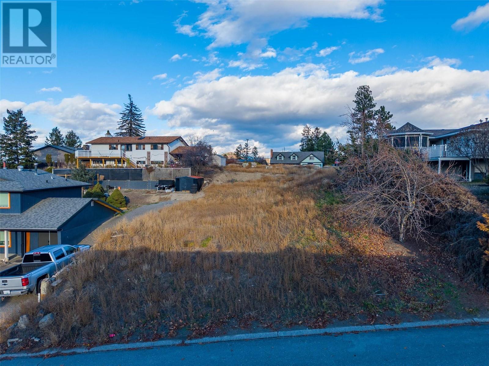 736 Gleneagles Dr, Kamloops, BC V2E 1J8