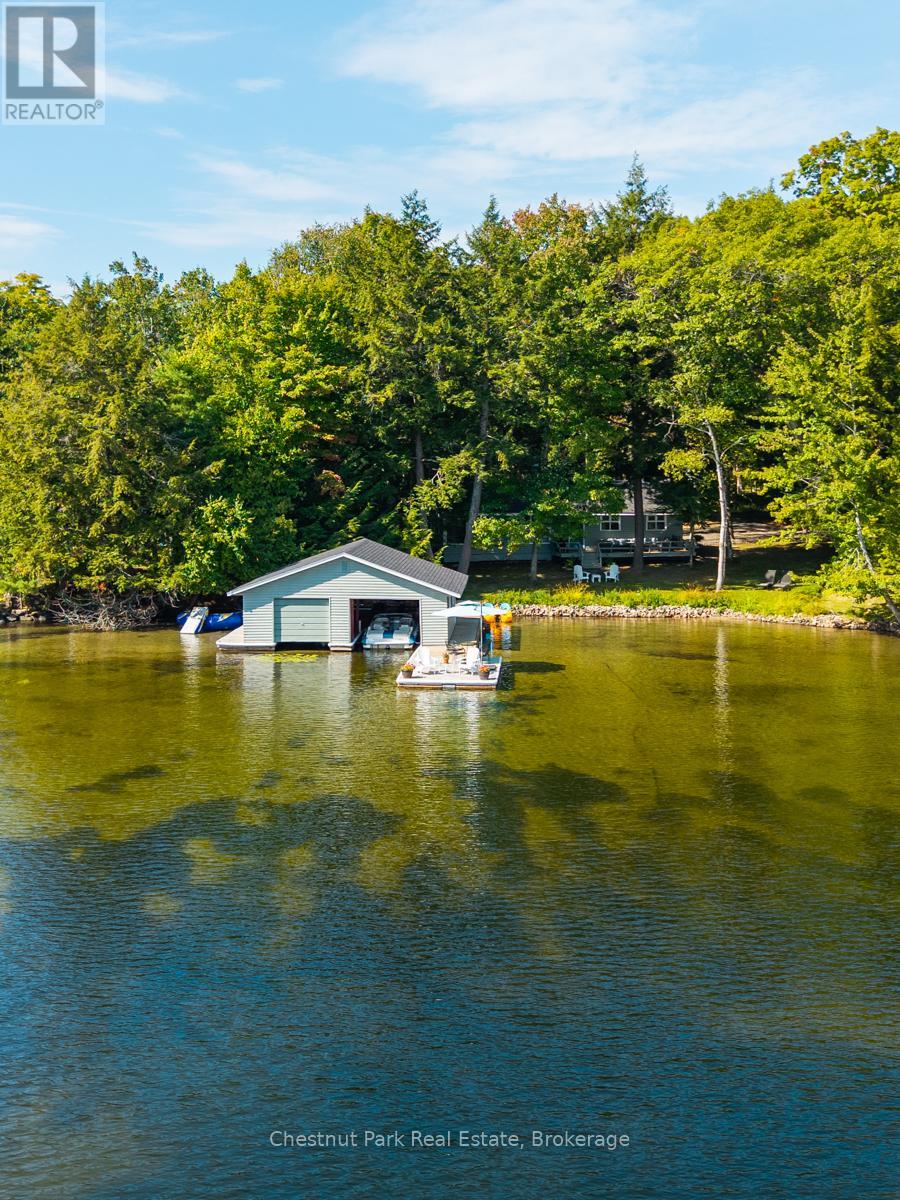 1006 Segwun Pl, Muskoka Lakes, ON P0B 1J0