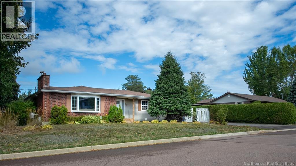 35 Avalon St, Dieppe, NB E1A 1J8