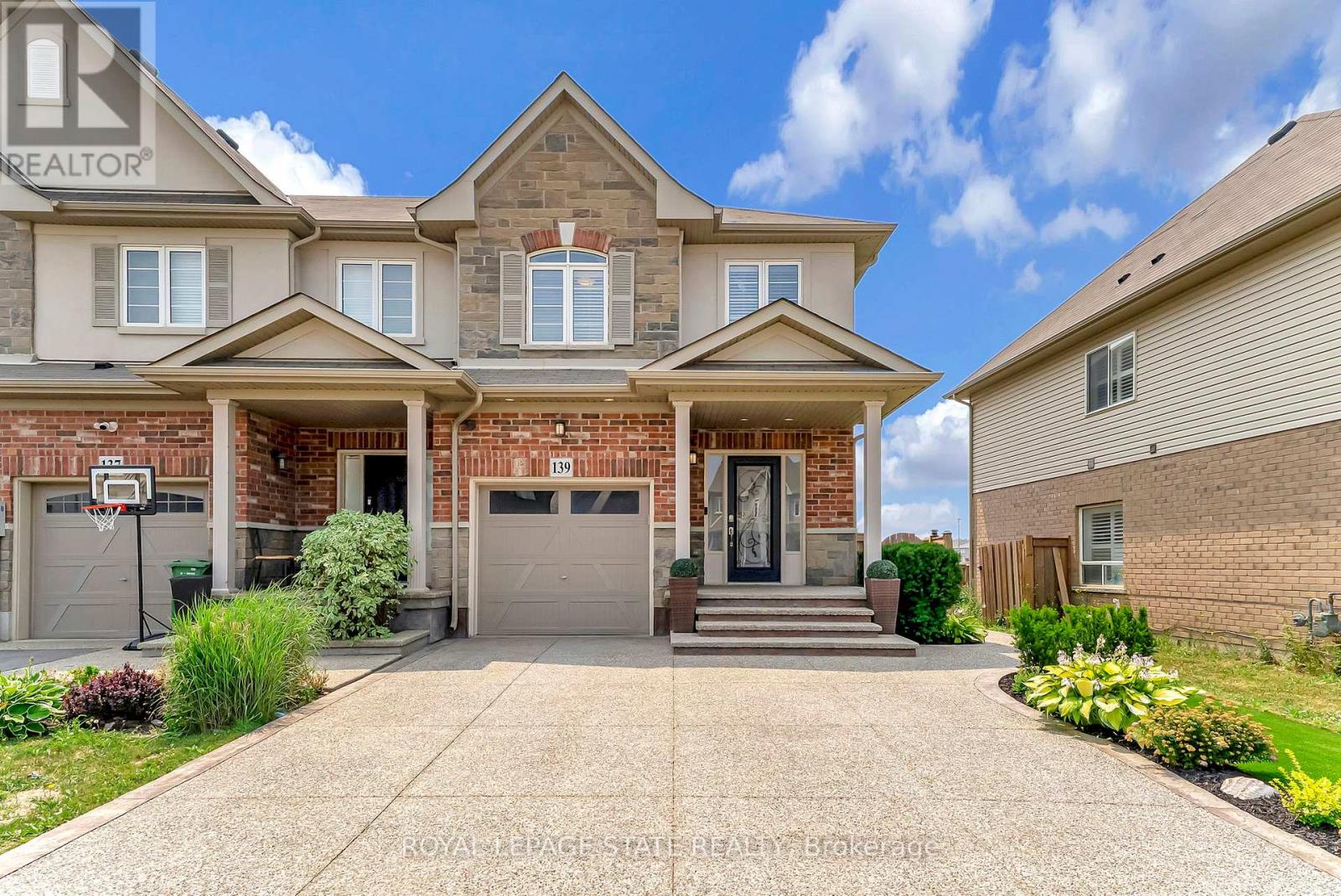 139 Lormont Blvd, Hamilton, ON L8J 0K2