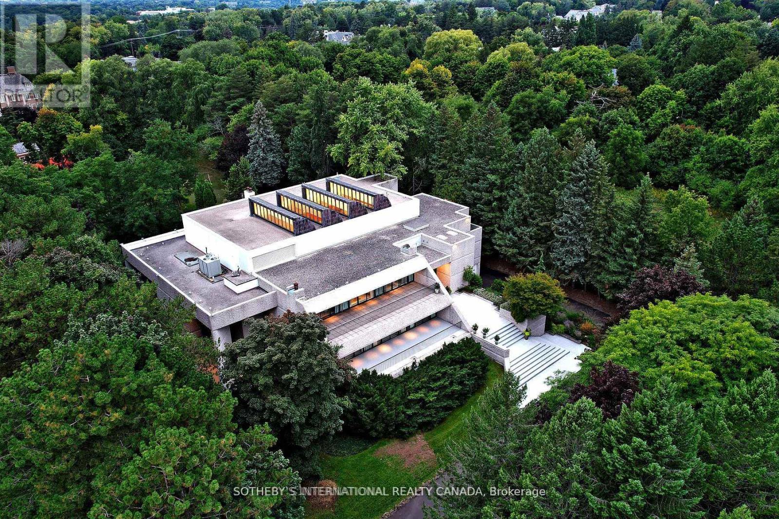 30 High Point Rd, Toronto, ON M3C 2R3