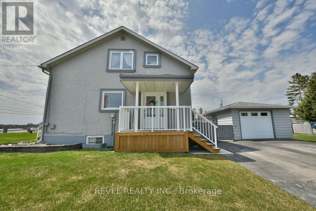 864 Riverside Dr, Timmins, ON P4N 3W2
