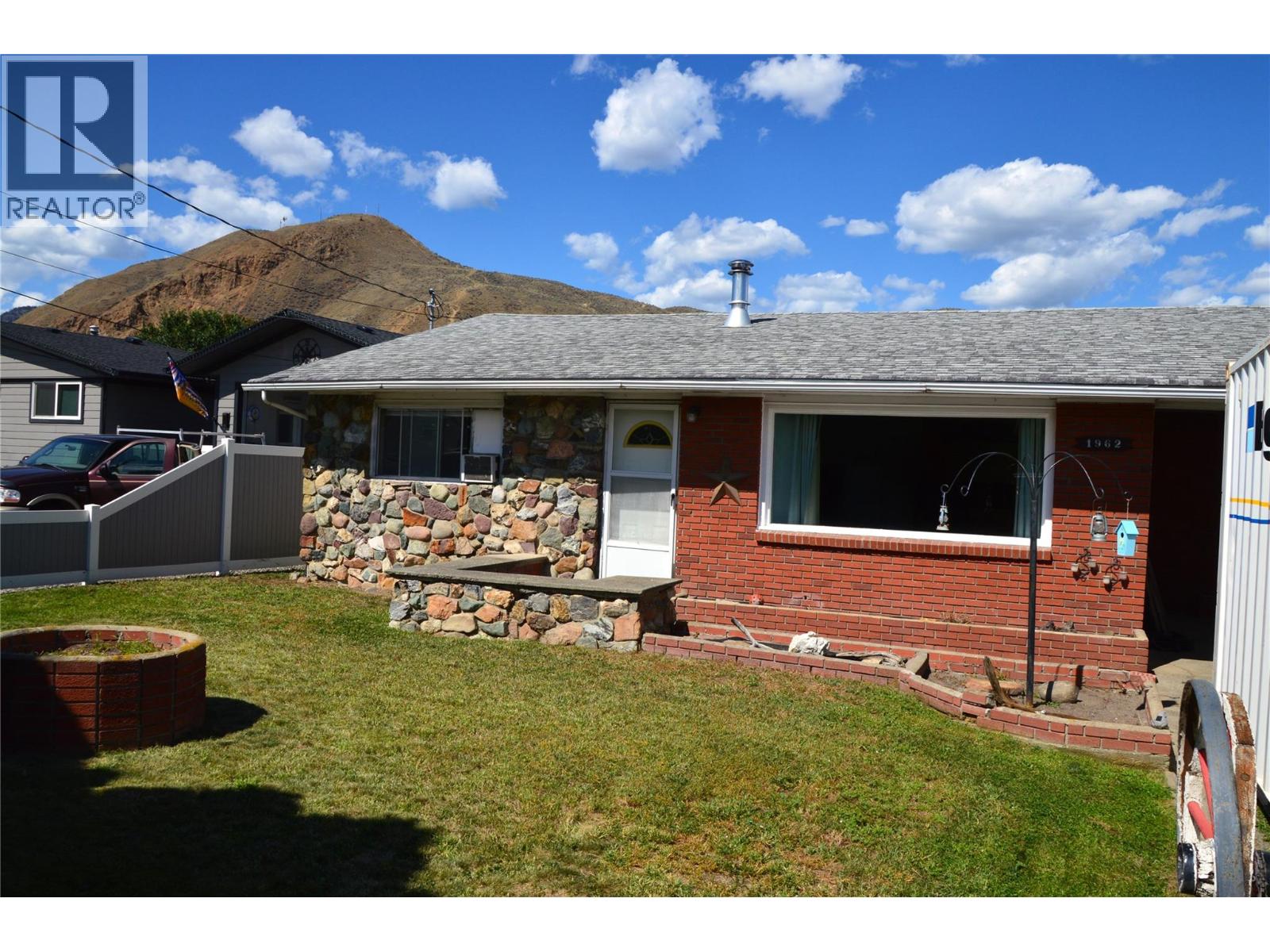 1962 Parkcrest Ave, Kamloops, BC V2B 4X4